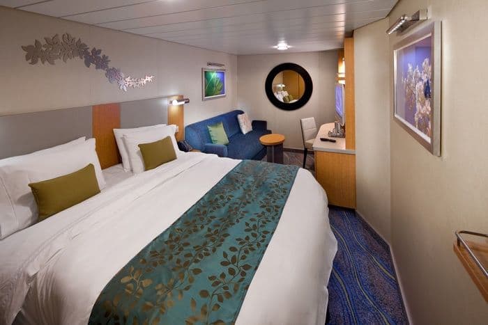Royal Caribbean International Oasis of the seas accommodation Interior stateroom 1.jpg